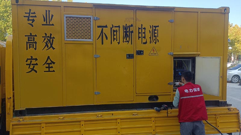 蕉岭柴油发电机组和UPS电源配合使用时，如何避免切换过程中的电力中断？